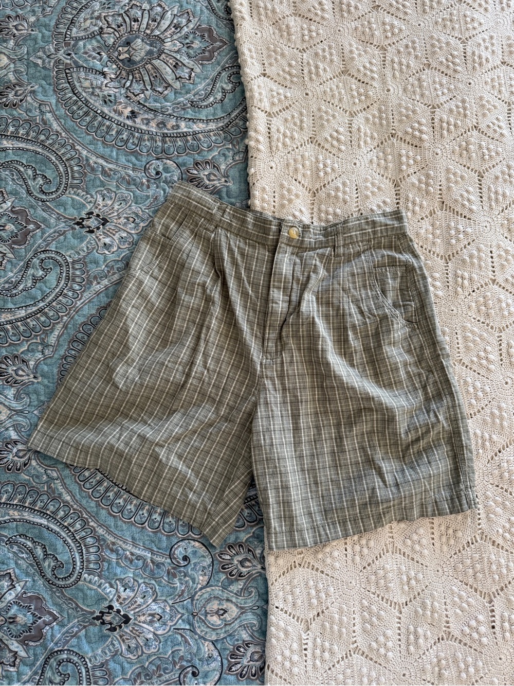 Gloria Vanderbilt High Waist Plaid Shorts in Olive Green